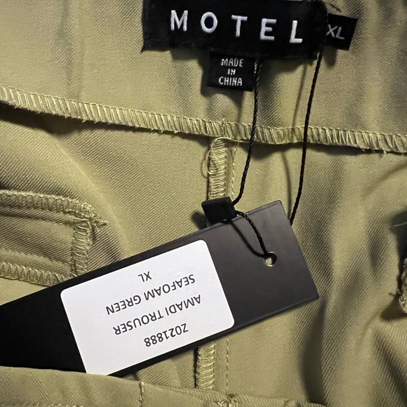 Motel Olive Wide Leg Pants ✨MATCHING TOP SOLD SEPARATELY✨ - Picture 5 of 8